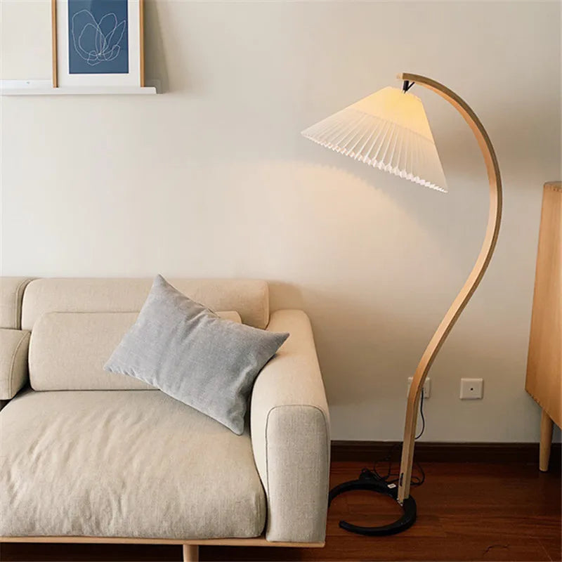 Japanese Curve floor lamp LED Soild Wood stading Lamp pleated lampshade Living Room Bedroom Study Decor sofa side reading Light LUXORIA