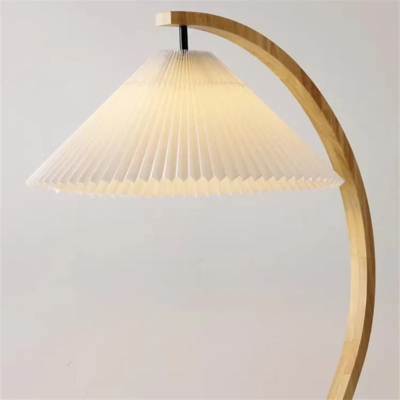Japanese Curve floor lamp LED Soild Wood stading Lamp pleated lampshade Living Room Bedroom Study Decor sofa side reading Light LUXORIA